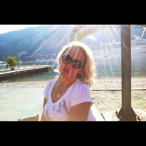 Meet your Posher, Leposava